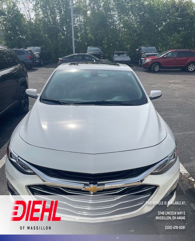 2022 Chevrolet Malibu Premier's photo