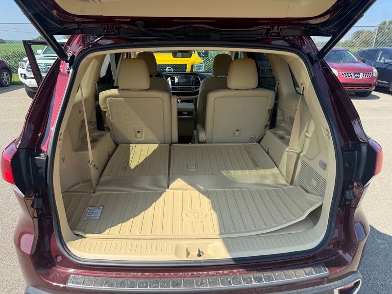 Used 2017 Toyota Highlander SUV
