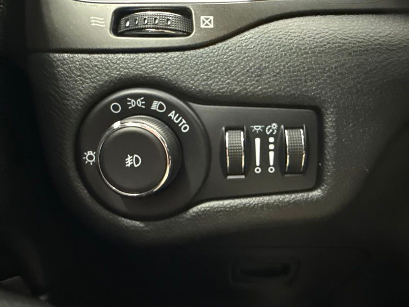 Used 2022 Jeep Cherokee SUV