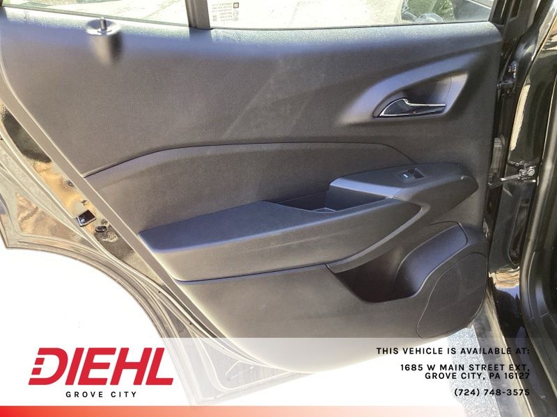 Used 2024 Chevrolet Trax SUV