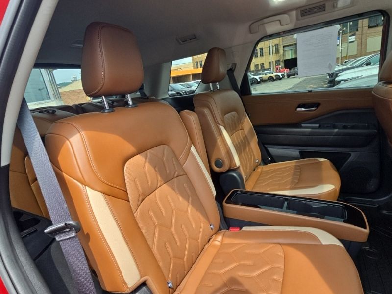 Used 2026 Nissan Pathfinder SUV