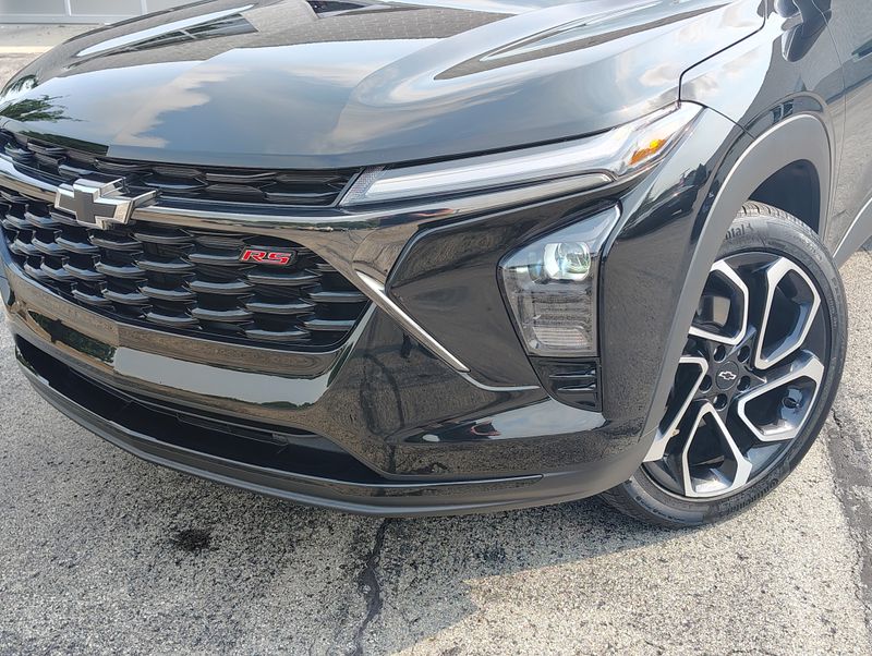 Used 2024 Chevrolet Trax SUV