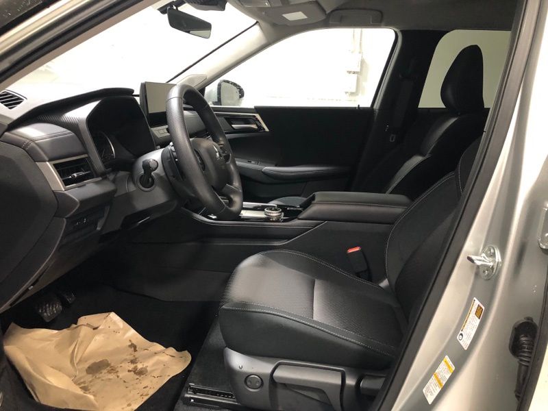 2026 Mitsubishi Outlander ES - Photo 17