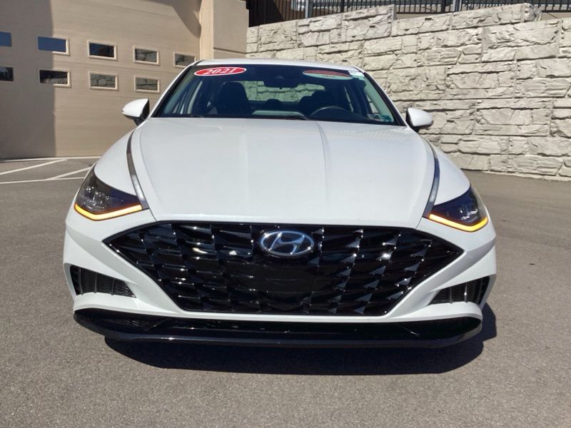 Used 2021 Gray Hyundai SEL image 2