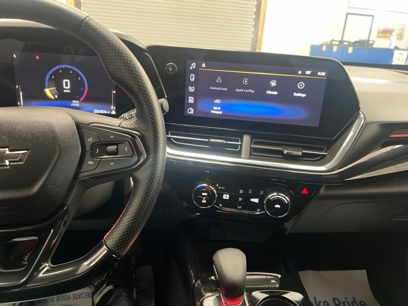 Used 2025 Chevrolet Trax SUV