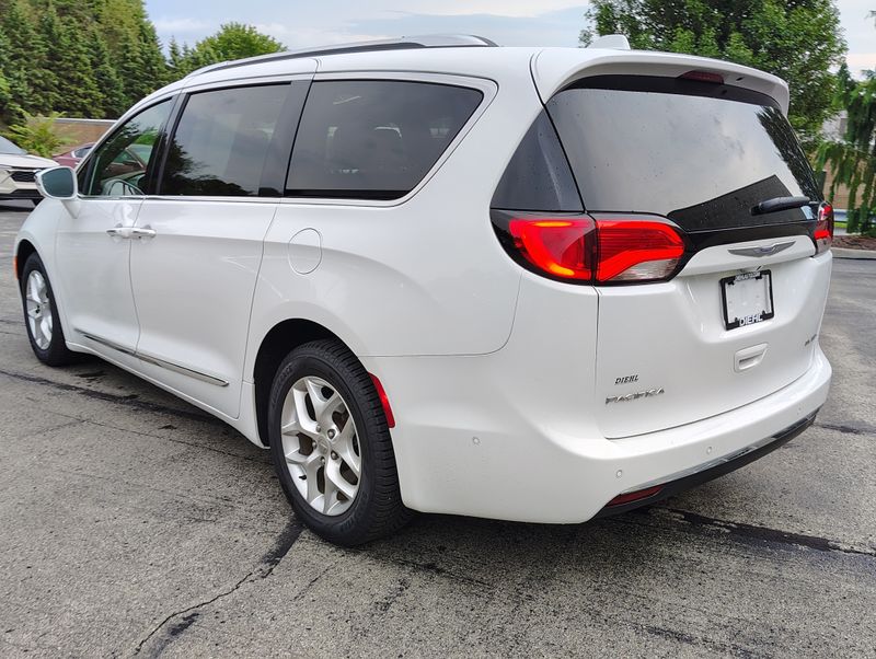Used 2020 Chrysler Pacifica Van