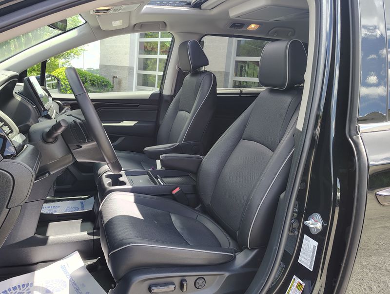 Used 2025 Honda Odyssey Van