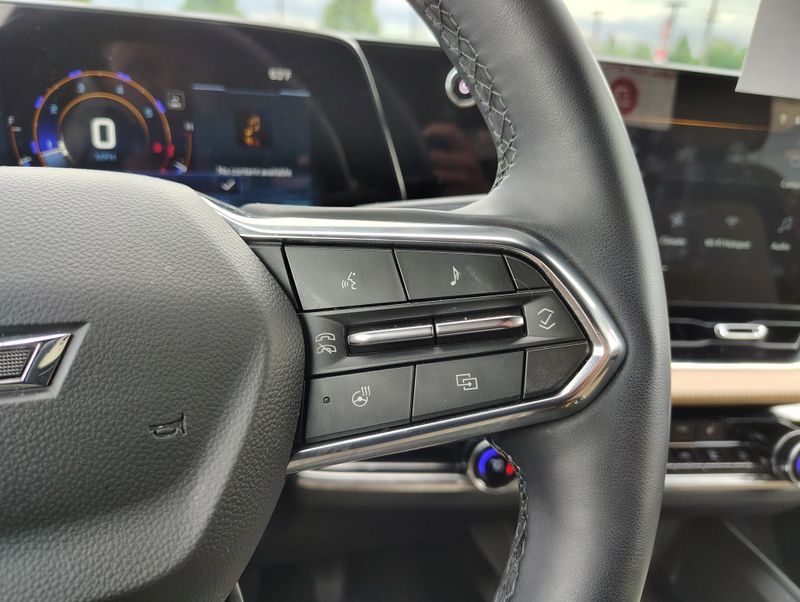 Used 2025 Chevrolet Equinox SUV