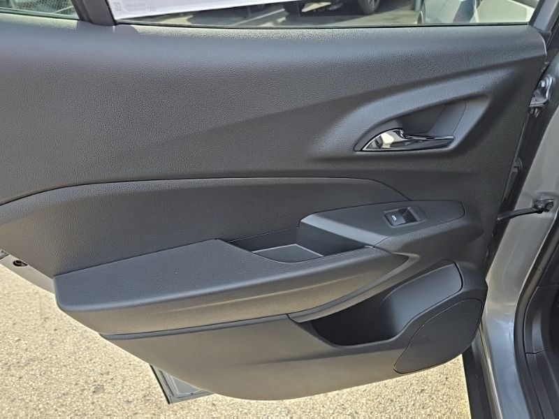 Used 2024 Chevrolet Trax SUV