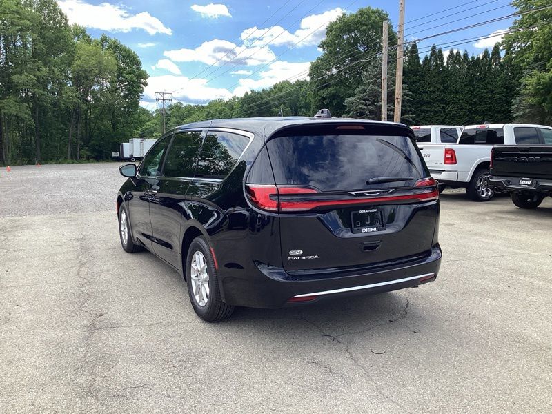 New 2027 Chrysler Pacifica Van