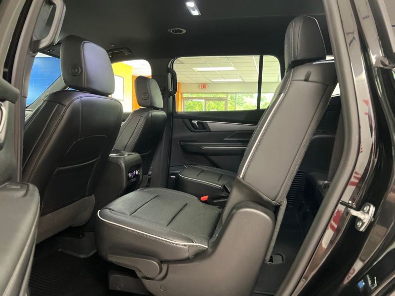 Used 2025 Buick Enclave SUV