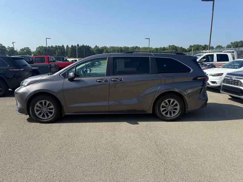 Used 2023 Toyota Sienna Van