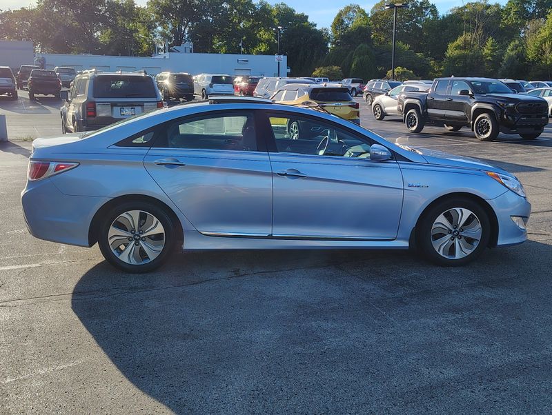 Used 2014 Hyundai Sonata Hybrid Sedan