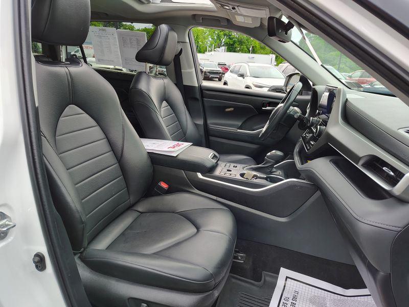 Used 2023 Toyota Highlander SUV