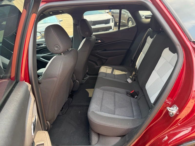 Used 2025 Chevrolet Trax SUV