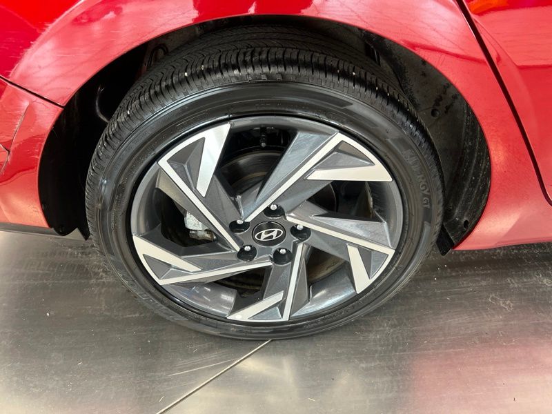 Used 2025 Hyundai Elantra Hybrid Sedan
