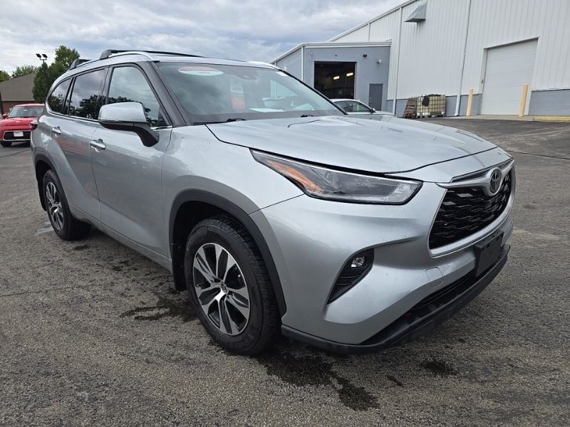 Used 2021 Toyota Highlander SUV