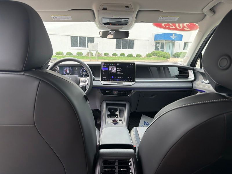 Used 2025 Volkswagen Tiguan SUV