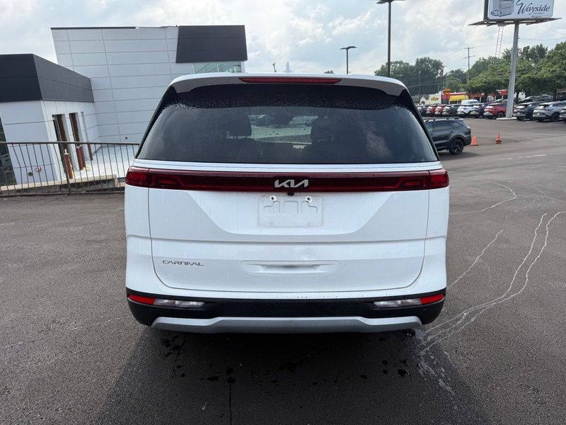 Used 2023 Kia Carnival Van