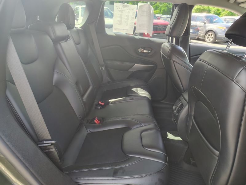 Used 2019 Jeep Cherokee SUV