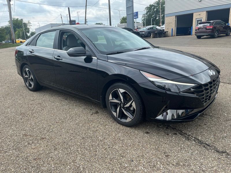 Used 2023 Hyundai Elantra Sedan
