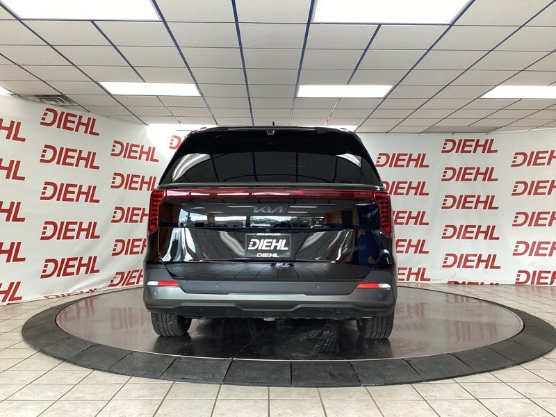 New 2026 Kia Carnival MPV Van
