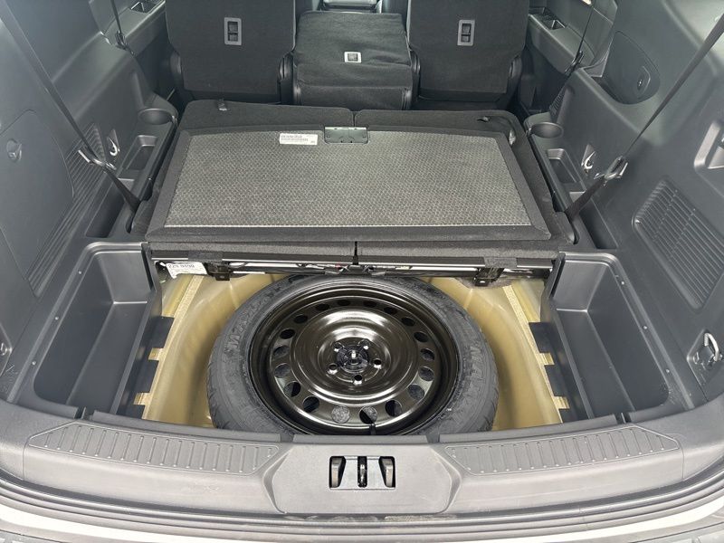 Used 2025 Ford Explorer SUV