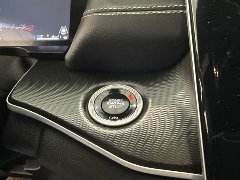 Used 2025 Jeep Grand Cherokee SUV