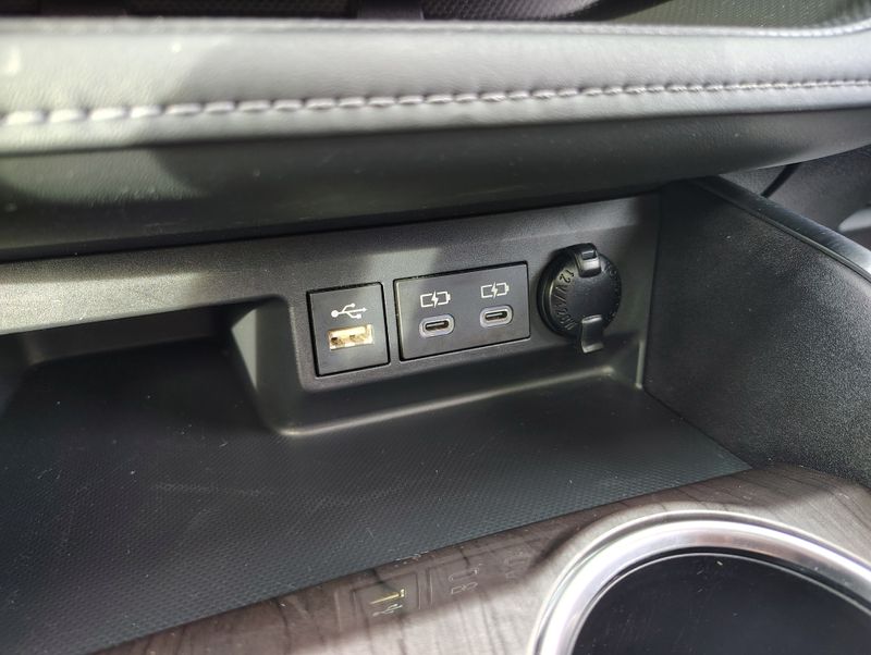 Used 2023 Toyota Highlander Hybrid SUV