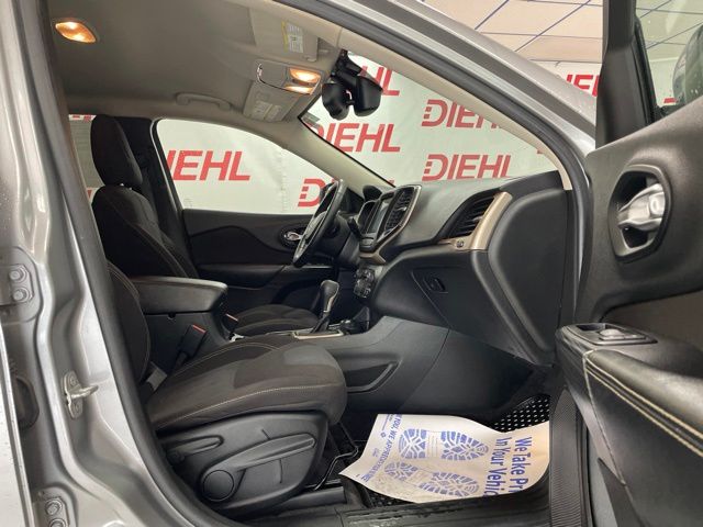 Used 2016 Jeep Cherokee SUV