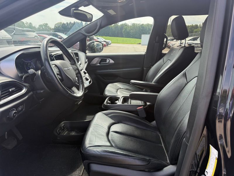 Used 2019 Chrysler Pacifica Van