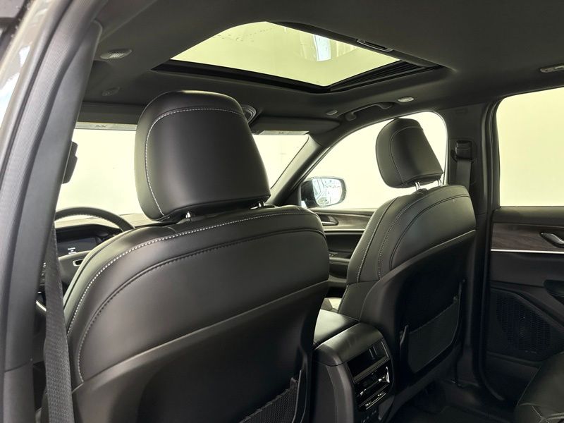 New 2027 Jeep Grand Cherokee SUV