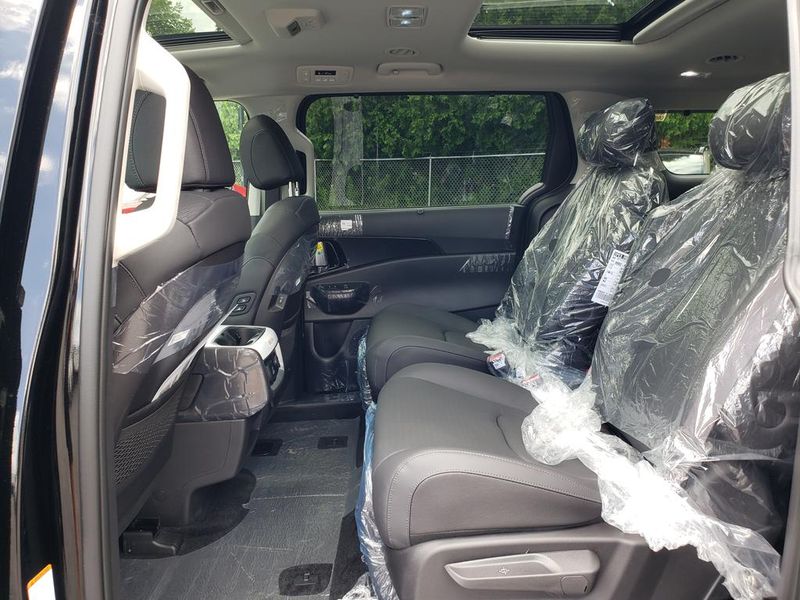 New 2026 Kia Carnival MPV Van