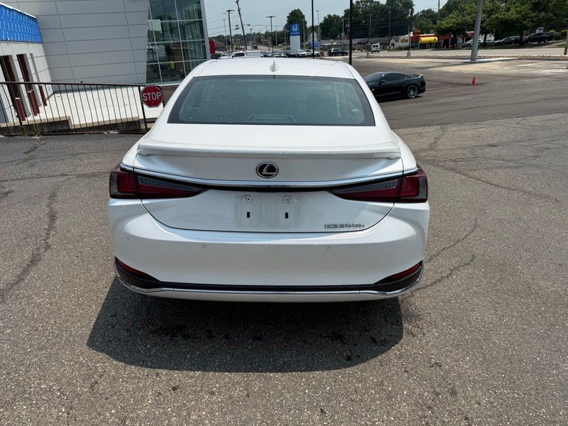 Used 2024 Lexus ES Sedan