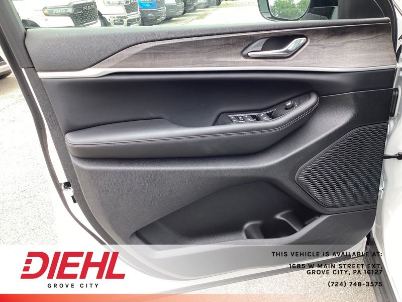 Used 2026 Jeep Grand Cherokee SUV