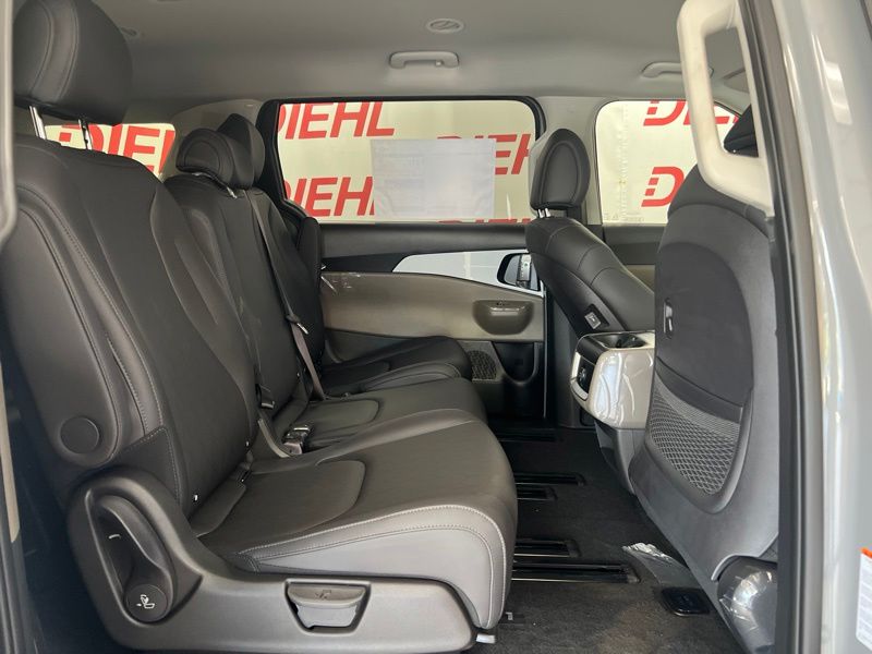 New 2027 Kia Carnival MPV Van
