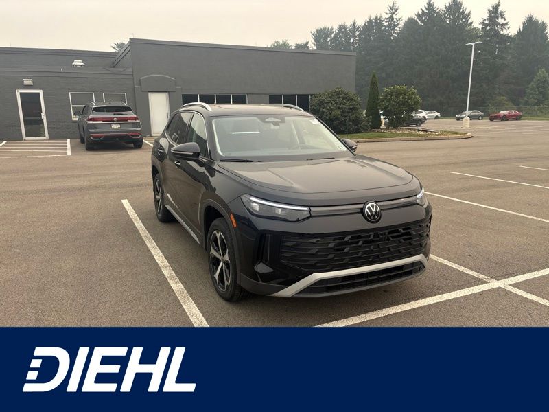 Deep Black Pearl 2026 Volkswagen Tiguan SUV / Crossover All-Wheel Drive 8-Speed Automatic