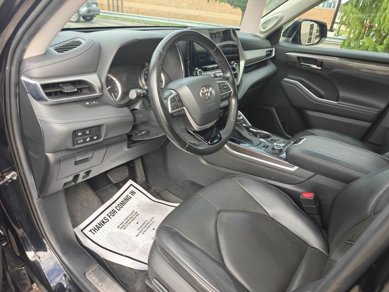 Used 2022 Toyota Highlander SUV