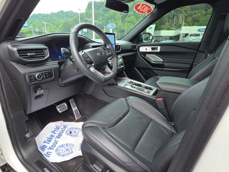 Used 2024 Ford Explorer SUV