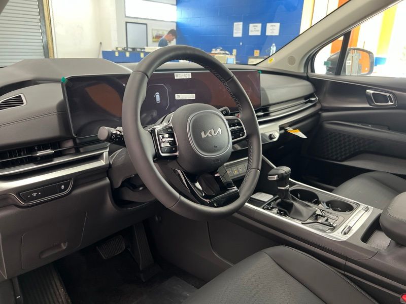 New 2026 Kia Carnival MPV Van