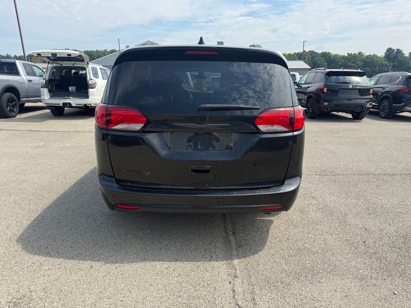 Used 2019 Chrysler Pacifica Van
