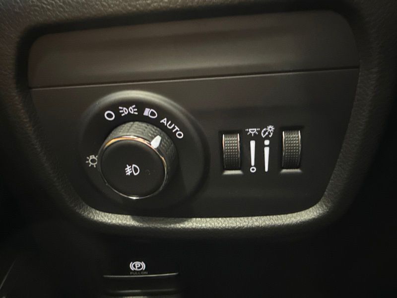 Used 2025 Jeep Grand Cherokee SUV