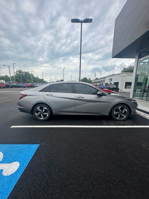 Used 2023 Hyundai Elantra Sedan