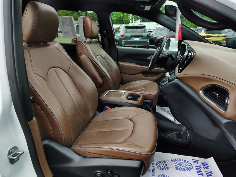 Used 2020 Chrysler Pacifica Van
