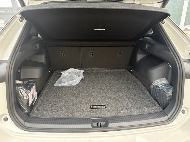 New 2026 Volkswagen Tiguan SUV
