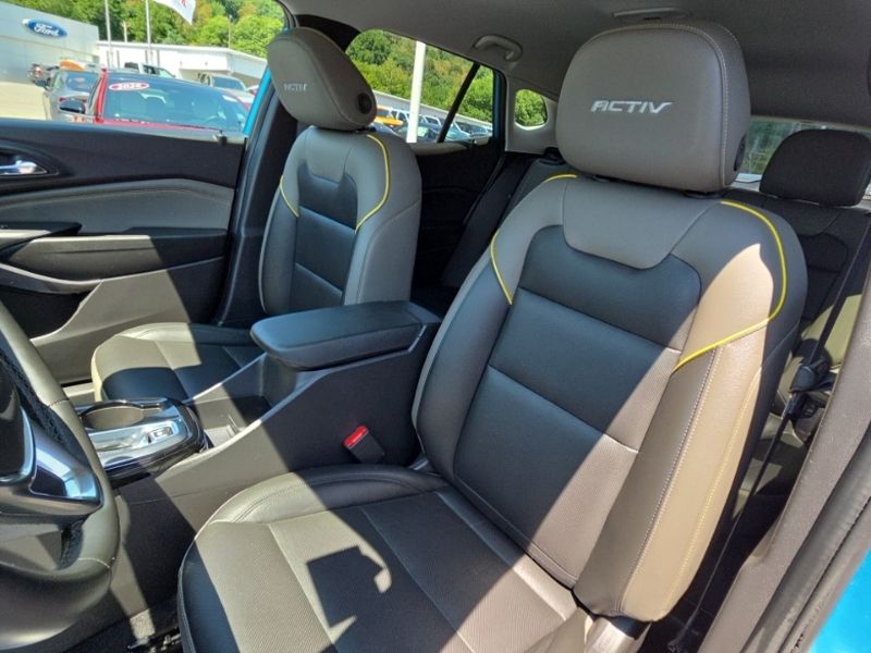 Used 2025 Chevrolet Trax SUV