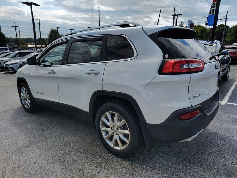 Used 2016 Jeep Cherokee SUV