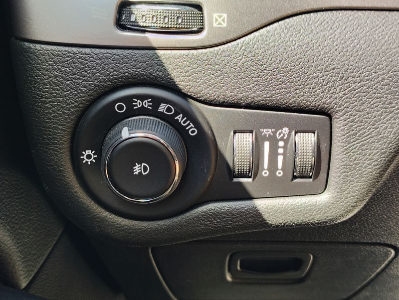 Used 2019 Jeep Cherokee SUV