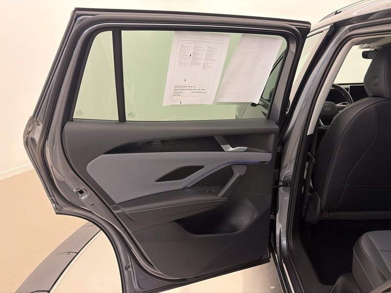 Used 2025 Volkswagen Tiguan SUV