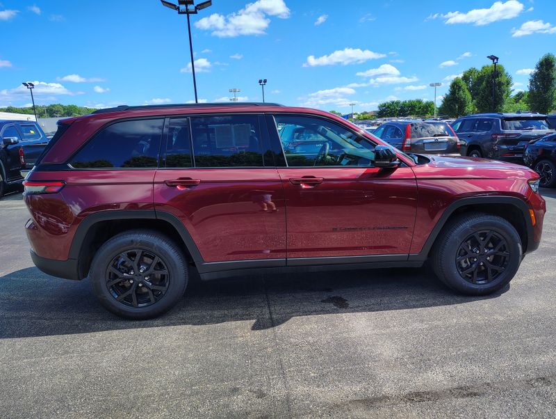 Used 2025 Jeep Grand Cherokee SUV